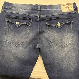 JEANS STRAIGHT RELAXED True Religion Ricky Mens 40x32 Dark Wash Flap WHISKERING
